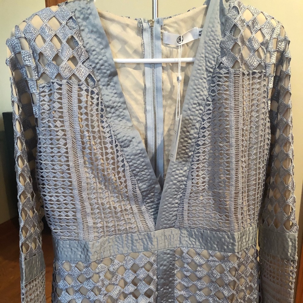 *NEW* never worn Lace Plunge Bodycon Dress